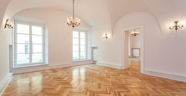 Quelle colle pour fixer des plinthes ?