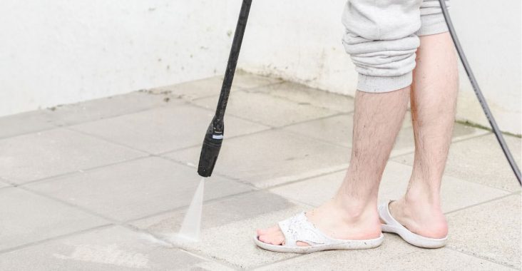 Nettoyage du carrelage après des travaux